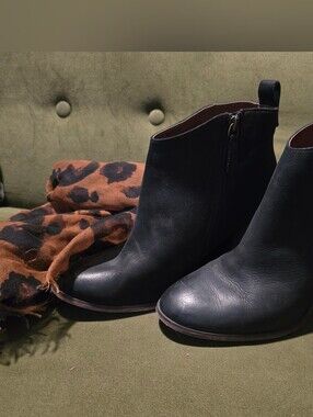 bp Lance-Lea Black Leather Ankle Booties with Side Zip Sz 9